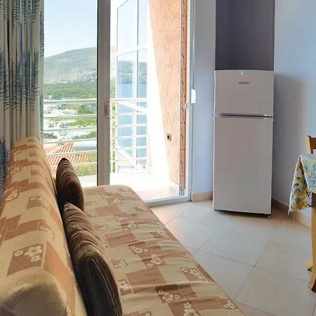 Apartment 28